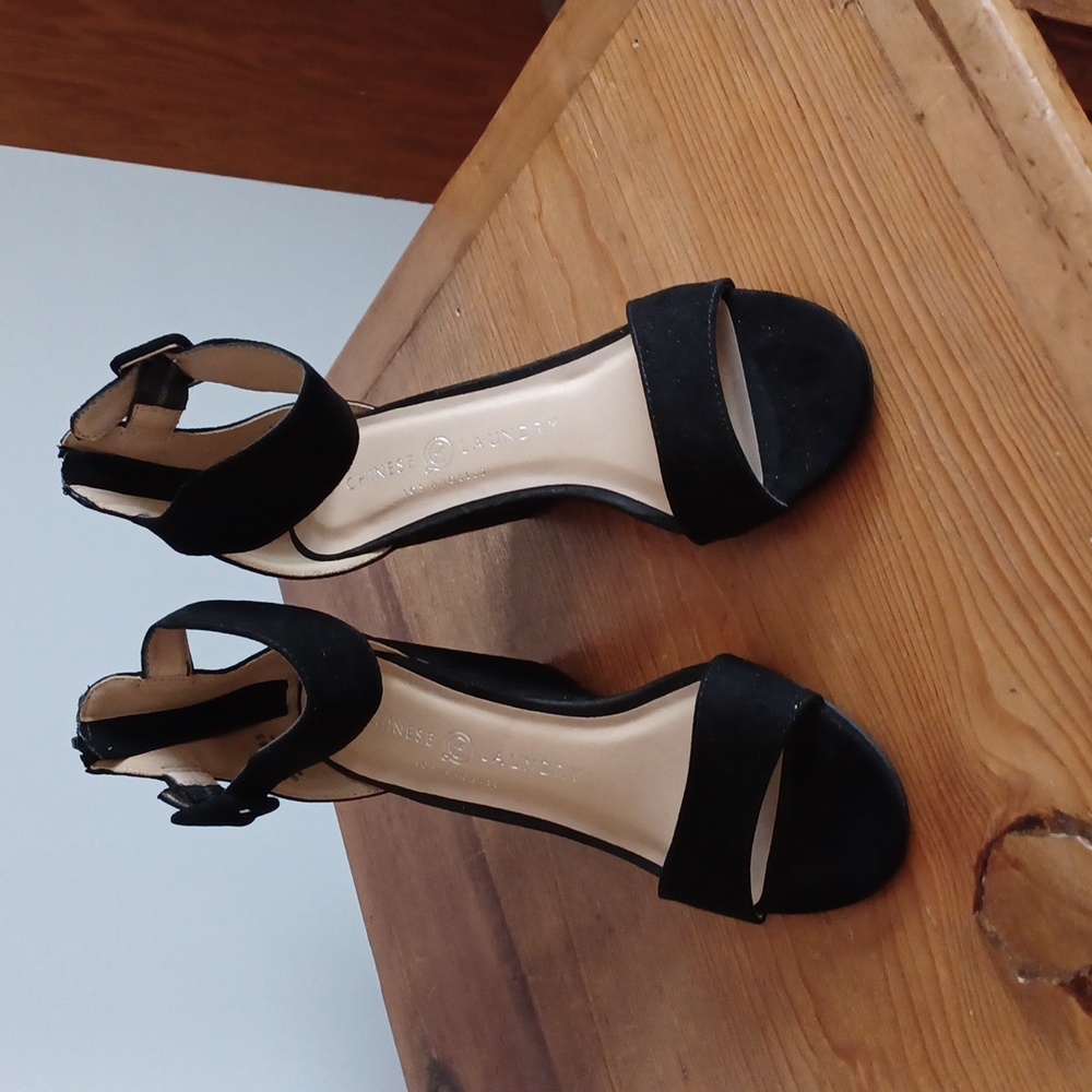 Ladies Black suede platform shoes